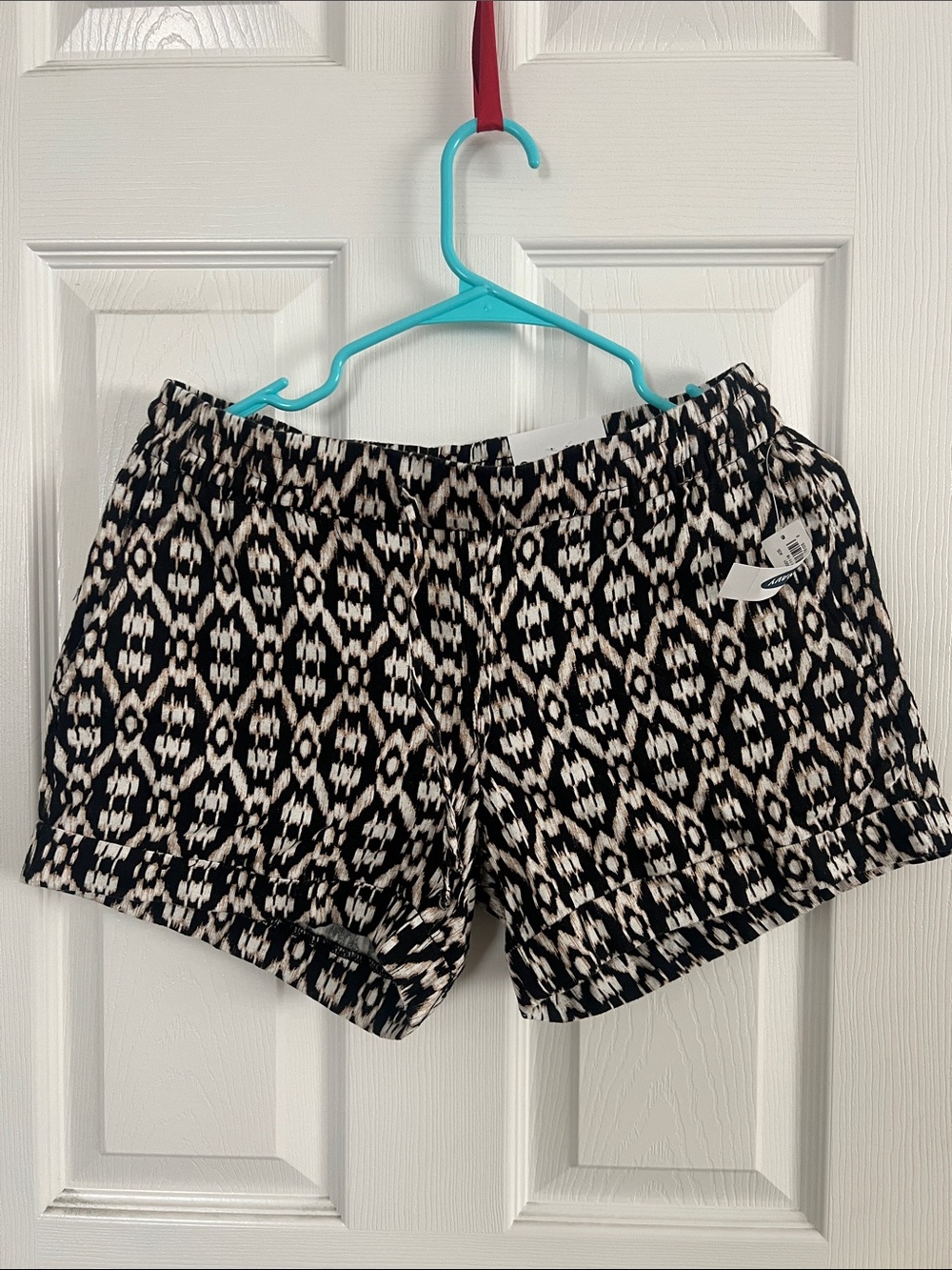 Old Navy Black and White Ikat-Print High Waist Women's Shorts